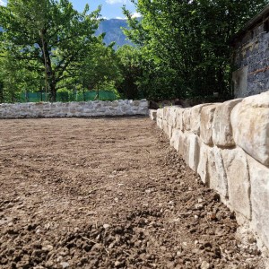 Création de murs en pierre